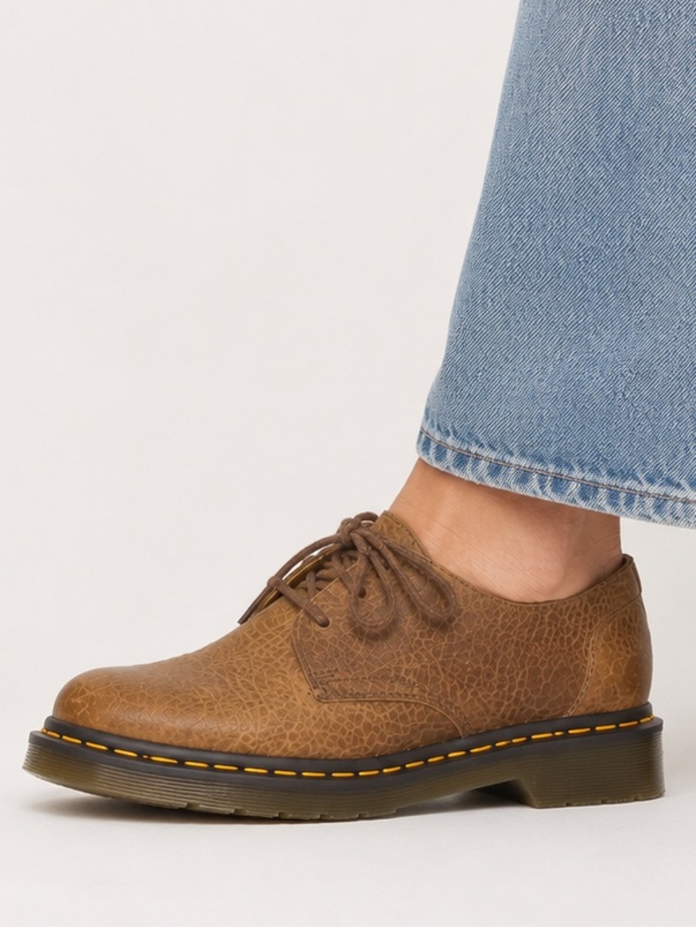MAKE AN OFFER - DR MARTENS BEXLEY Soft Wair Leather Oxfords